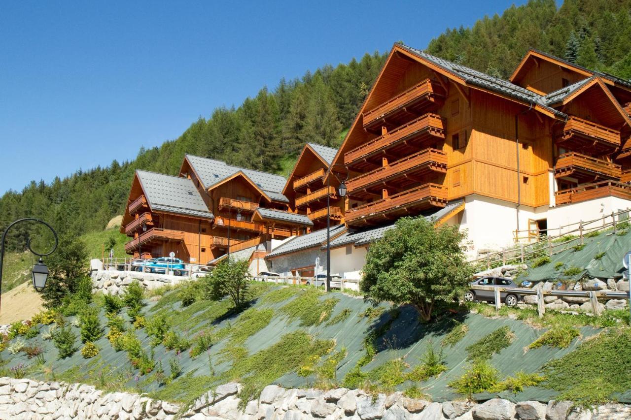 Residence Odalys Le Hameau Et Les Chalets De La Vallee D'Or Valloire Exterior photo