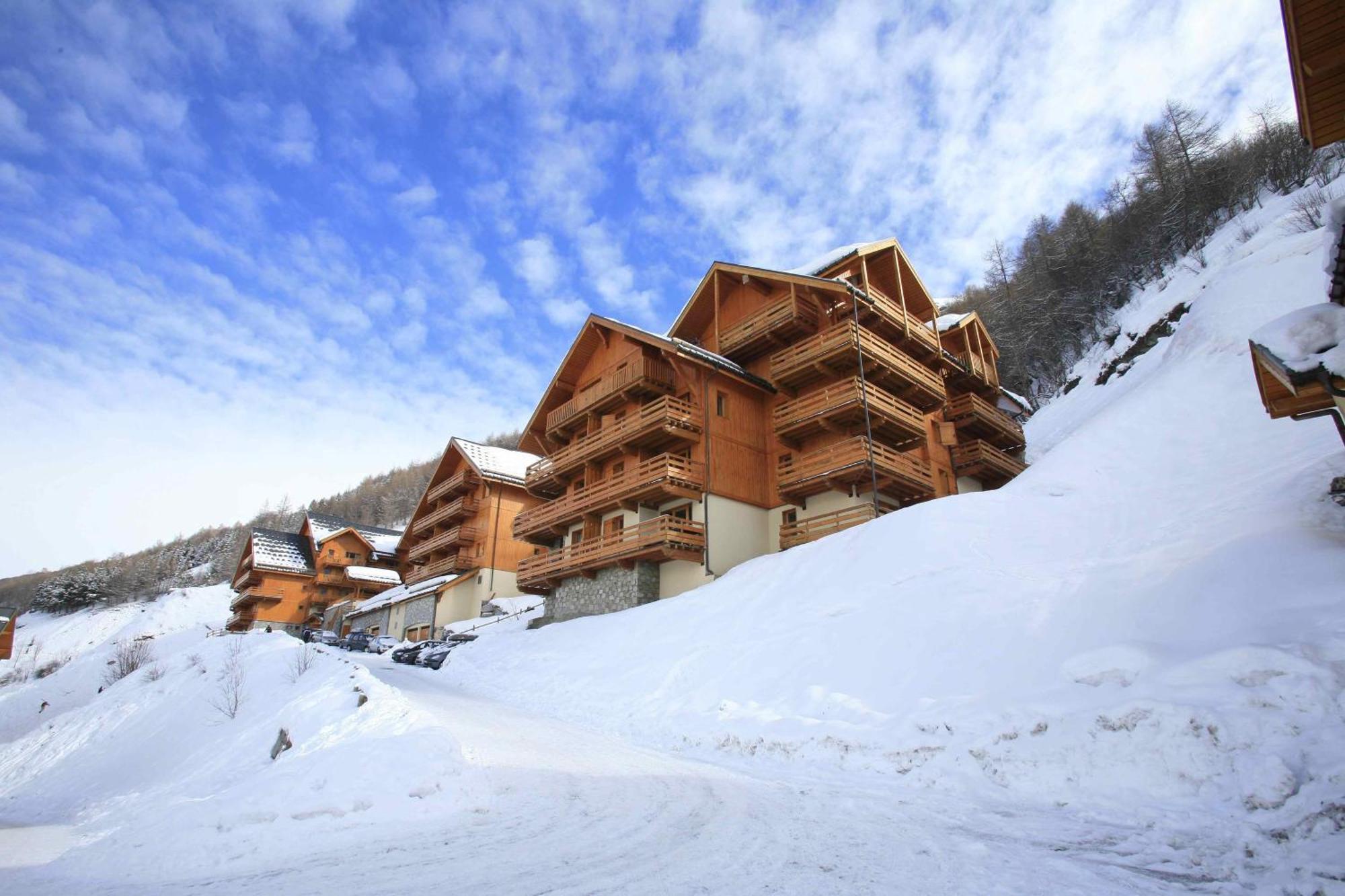 Residence Odalys Le Hameau Et Les Chalets De La Vallee D'Or Valloire Exterior photo