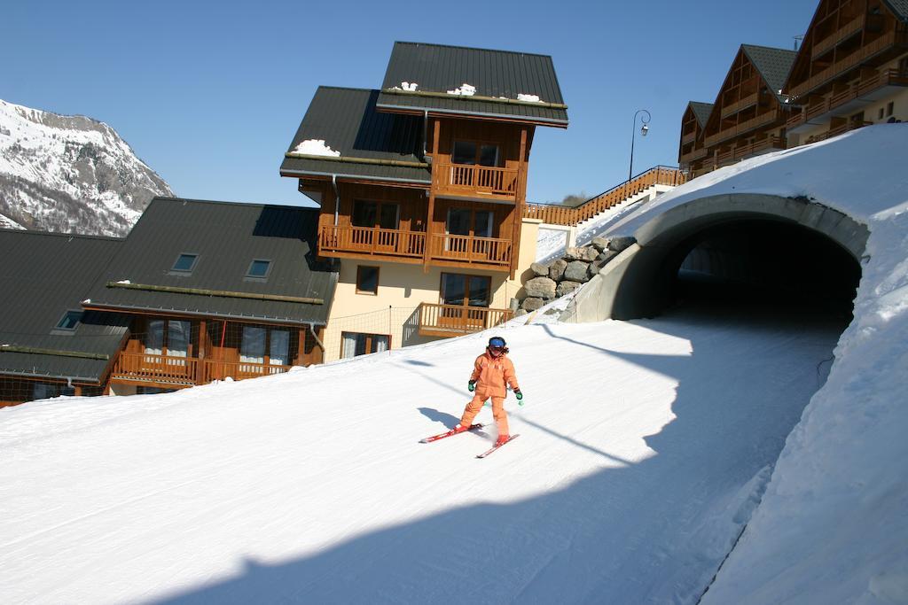 Residence Odalys Le Hameau Et Les Chalets De La Vallee D'Or Valloire Exterior photo